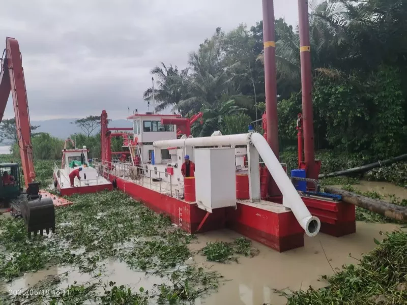 เครื่องขุดลอก