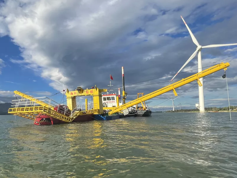 เรือขุดท่าเรือ